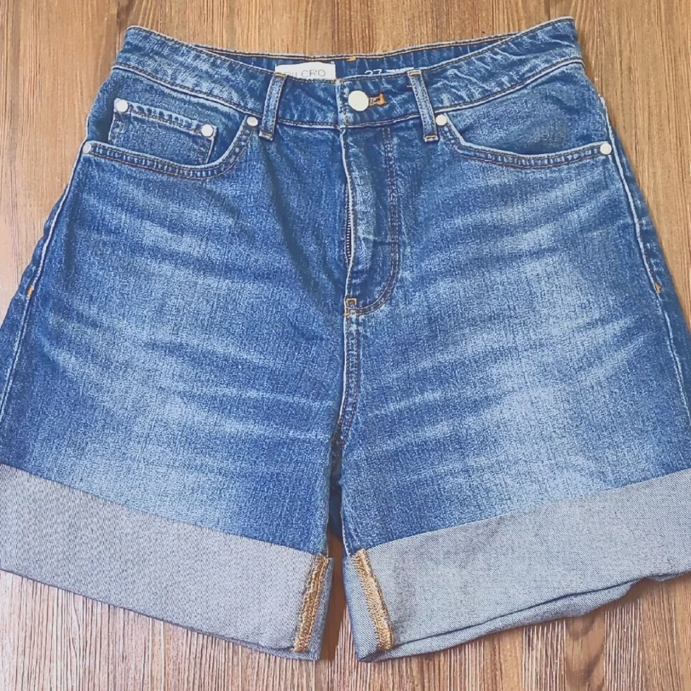 PILCRO Denim Blue Women‎ Shorts perfecc for summer used good condition.